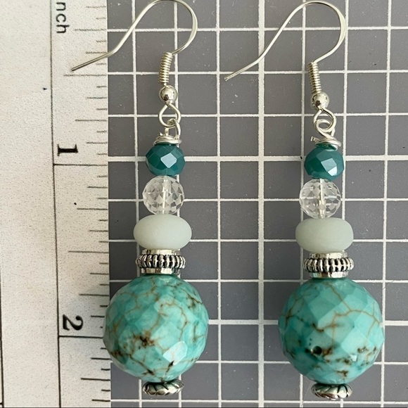 π
ΊSTERLING Silver Earrings Genuine Howlite Beads Ocean Blues & Clear Crystals - Picture 4 of 6